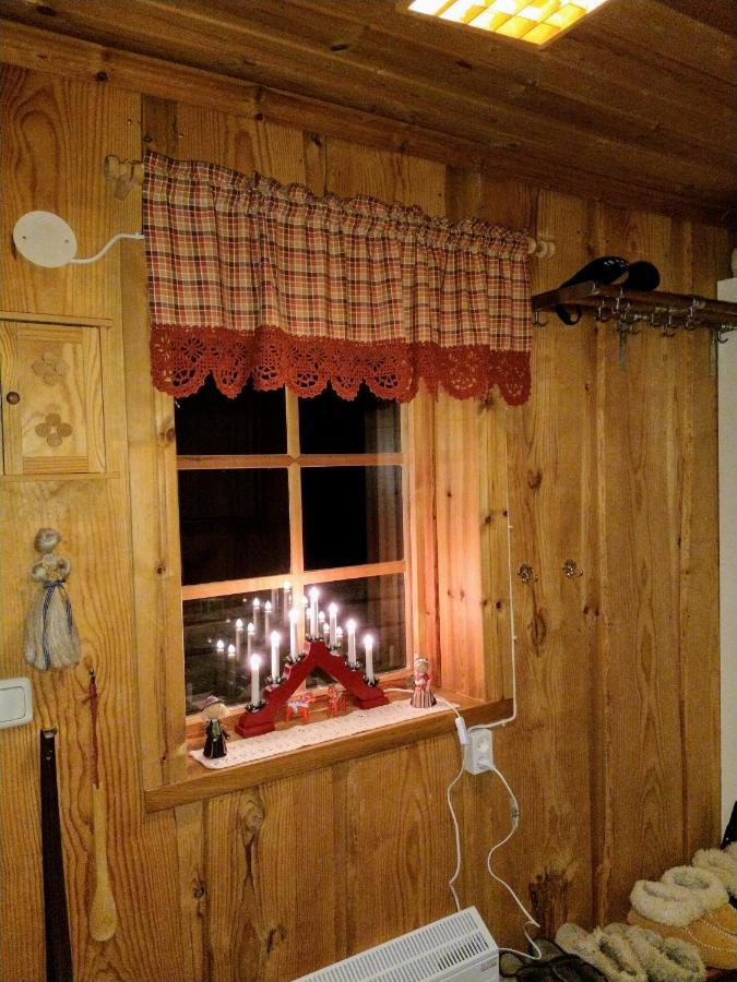 Mysig Timmerstuga Vid Sjoen Bjoerken 34 Roennsudden Grangärde Esterno foto